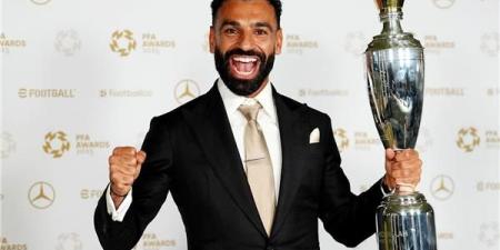 صلاح يوجه رسالة للجماهير بعد حصد جائزة أفضل لاعب فى إنجلترا