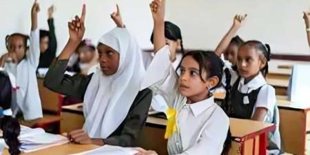 هل تُصبح تعز أول مدينة يمنية يُعطل فيها التعليم بسبب مطالب المعلمين؟
