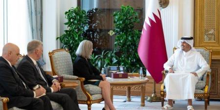رئيس الوزراء القطري يبحث مع عضو في مجلس الشيوخ الأمريكي عددا من الموضوعات المشتركة