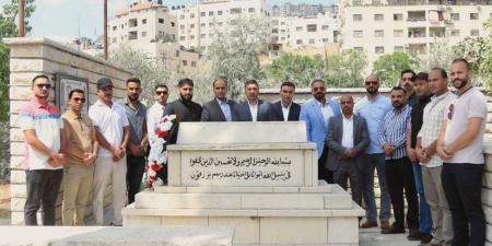 وفد من المستشفى الميداني نابلس 7 يزور مقبرة شهداء الجيش العربي