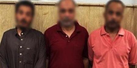 بسبب خلافات سابقة.. القبض على 3 أشخاص اعتدوا بالضرب على مقاول في القاهرة