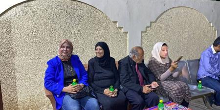 العمر مجرد رقم.. قصة عروسين يتحديان السن ويدخلان عش الزوجية فى المنوفية بعد سن لـ70