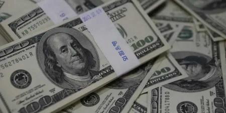 ارتفاع الاحتياطي النقدي وانخفاض سعر الدولار في البنوك المصرية