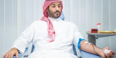 ولي العهد السعودي يتبرع بالدم (صور)