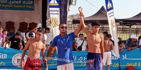 3 ميداليات لأبطال الدقهلية للمصارعة الشاطئية بدمياط الجديدة