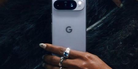 هاتف Google Pixel 10 يقدّم مكالمات واتساب صوتية ومرئية عبر الأقمار الصناعية
