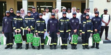 «ظلاً وأجراً» لشرطة دبي تُعزز وعي العمال بمخاطر «الحرارة»      