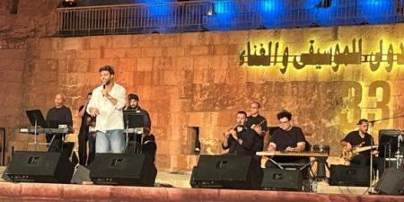 «اضحكي».. أحمد جمال يبدأ حفله الغنائي بـ«مهرجان القلعة الدولي»