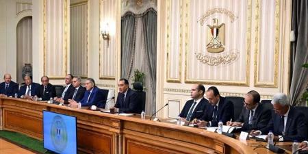 نواب البرلمان يتفاوضون مع الحكومة لتأجيل زيادة الكهرباء عاماً علي