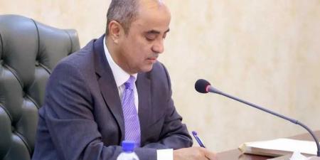 عاجل | رئيس الوزراء سالم بن بريك يعود إلى عدن وهذا أول ما سيفعله