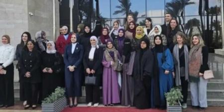 ”المرأة اليمنية تحت الحصار: من التعليم إلى القضاء، كيف يُصادر الحوثيون مستقبلها؟”