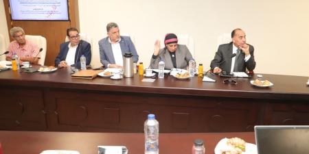 وزير العمل يترأس اجتماع المجلس الأعلى للتشاور الاجتماعي لمناقشة القرارات التنفيذية لقانون العمل الجديد