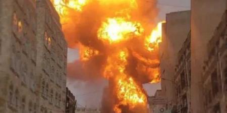 أول تعليق للحكومة اليمنية الشرعية على القصف الإسرائيلي الذي استهدف شركة النفط في صنعاء