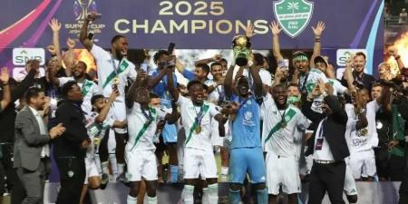 الأهلي يتوج بكأس السوبر السعودي بعد ملحمة مثيرة أمام النصر.. شاهد ردة فعل رونالدو
