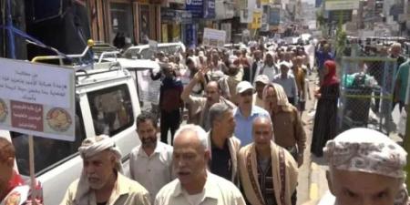 ”إضراب مفتوح يلوح في الأفق: هل نحن على حافة انهيار التعليم في اليمن؟”