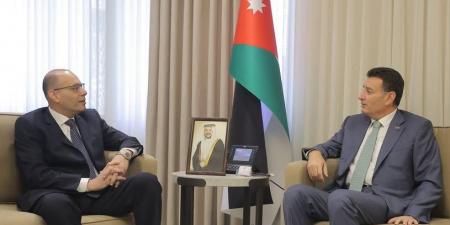 الصفدي: يستقبل السفير المصري ويؤكد عمق العلاقات التاريخية بين البلدين