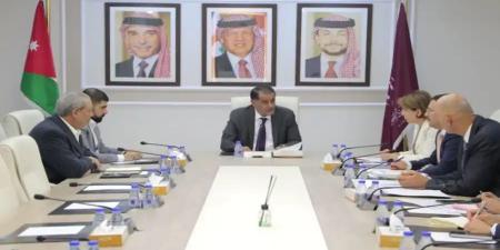 هيئة الخدمة: عقود شراء الخدمات لا تضمن حقوقاً وظيفية دائمة