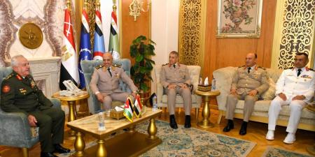 وزير الدفاع ورئيس الأركان يلتقيان رئيس هيئة الأركان المشتركة الأردنية