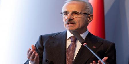 وزير نقل يتعرض لموقف محرج.. غرامة لتجاوزه الحد الأقصى للسرعة