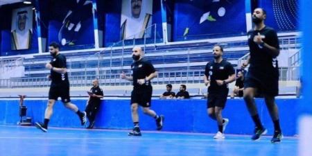 لجنة الحكام تقدم جائزة "مشينة" لأفضل حكم كويتي