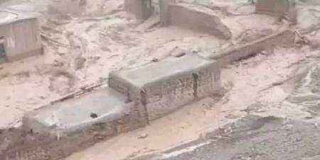 وفاة وإصابة 10 أمواطنين بصواعق رعدية وسيول الأمطار في الحديدة