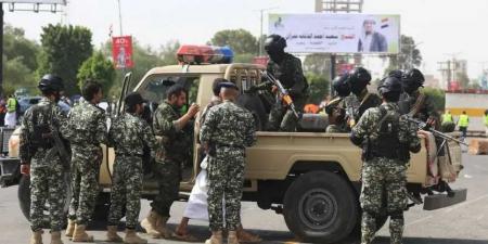 الحوثيون يصعّدون القمع في صنعاء: حملة اعتقالات ومصادرة للهواتف تستهدف المدنيين بتهمة التصوير