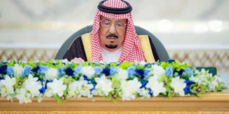 خادم الحرمين الشريفين يرأس اجتماع مجلس الوزراء في جدة