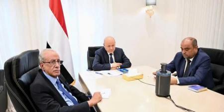 أول تحرك للرئيس العليمي وبن بريك بشأن ملف الإعاشة.. ومصدر رئاسي يحسم الجدل حول الخلافات