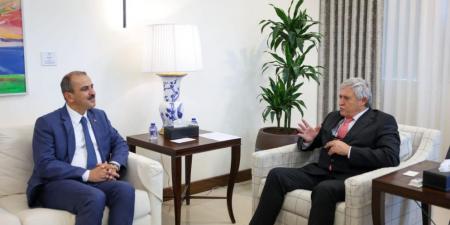 وزير النقل يبحث والسفير التركي تعزيز التعاون