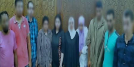 ضبط أحد الأشخاص لإدارته نادى صحي واستغلاله فى ممارسة الأعمال المنافية للأداب بالإسكندرية