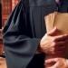 بالفيديو .. محامٍ يخلع روب المحاماة ويتقمص شخصية عقيد في الامن العام والنتيجة توقيف فوري
