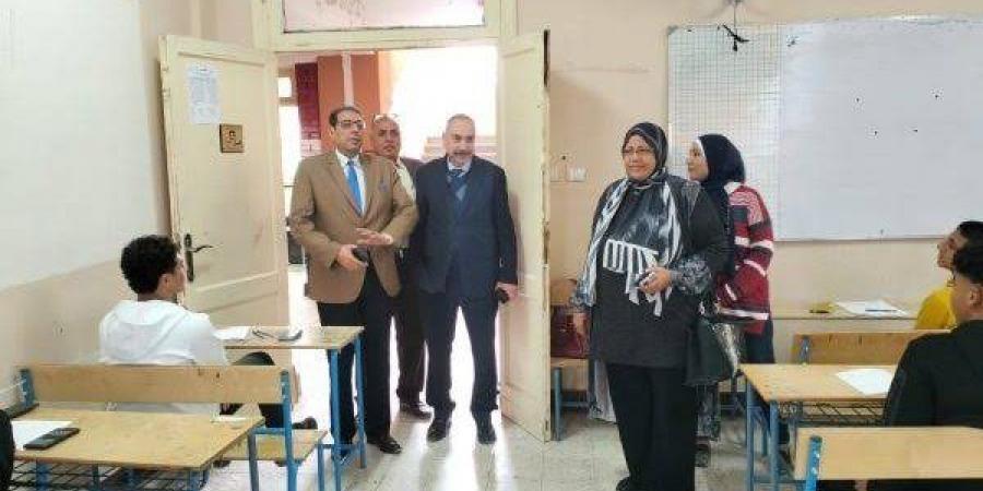 لليوم السادس.. طلاب الثانوية العامة يؤدون امتحانات الدور الثانى داخل 6 لجان بجنوب سيناء