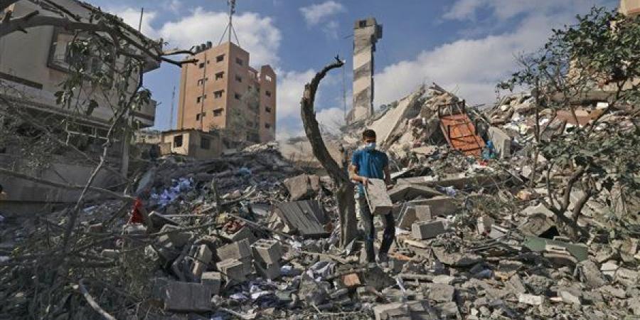 وزير الإسكان الفلسطيني: ننسق مع الحكومة المصرية لعقد مؤتمر حشد التمويل لإعادة إعمار غزة| خاص