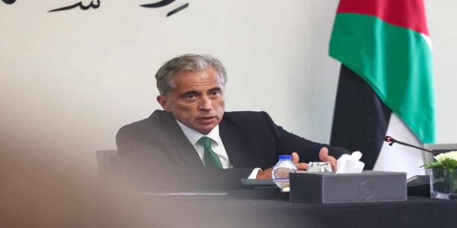 حسان يجتمع بالأمناء العامين للوزارات ويحثهم على تحمل مسؤولياتهم