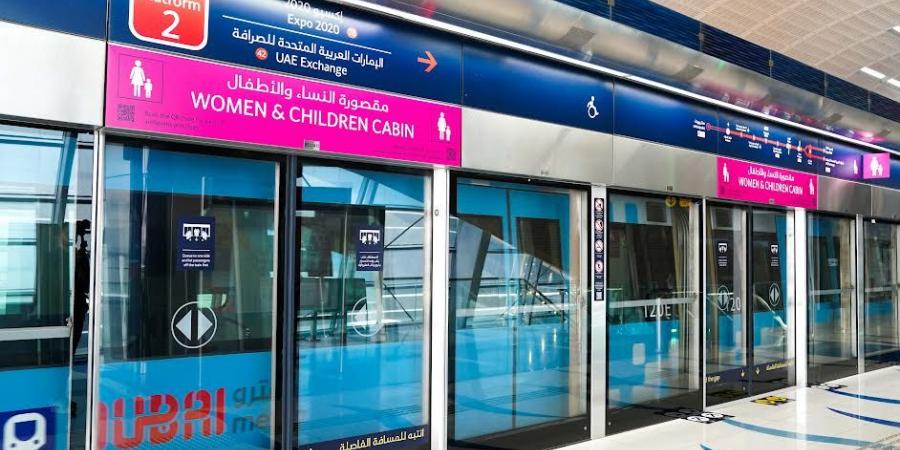 "طرق دبي" تستبدل 9 آلاف لوحة إرشادية في محطات المترو بإجمالي 11 ألف ساعة عمل