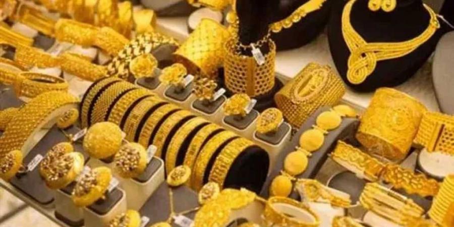 أسعار الذهب تخسر بضع نقاط مع تصاعد الغموض حول سياسة الاحتياطي الفيدرالي