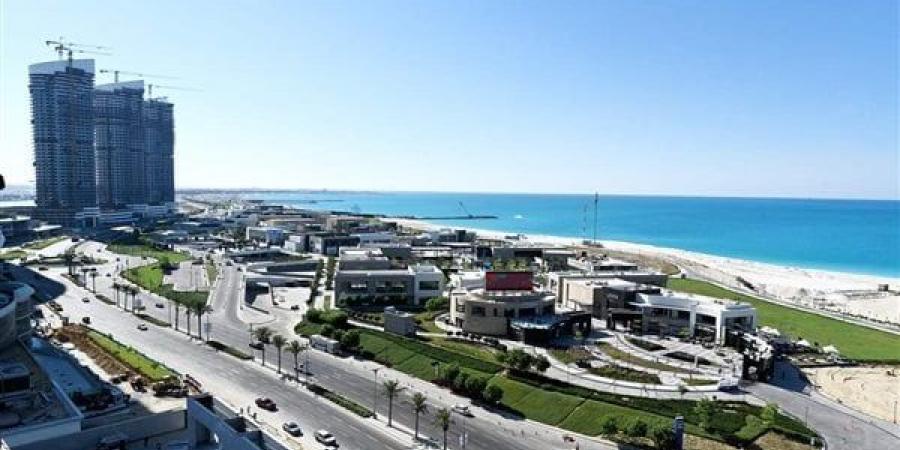 جهازا العلمين الجديدة والقرى السياحية يحذران من ارتفاع الأمواج.. ويدعوان المصطافين لتوخي الحذر