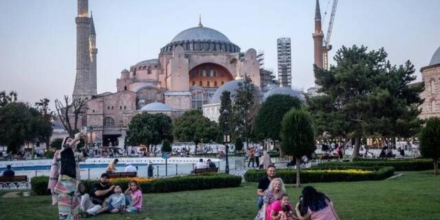 انخفاض السياحة الأجنبية بتركيا لأول مرة منذ كورونا
