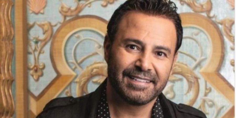 بعد أزمة راغب علامة.. عاصي الحلاني عن المعجبات: طبيعي هيحاولوا يطلعوا المسرح لكن لازم باحترام
