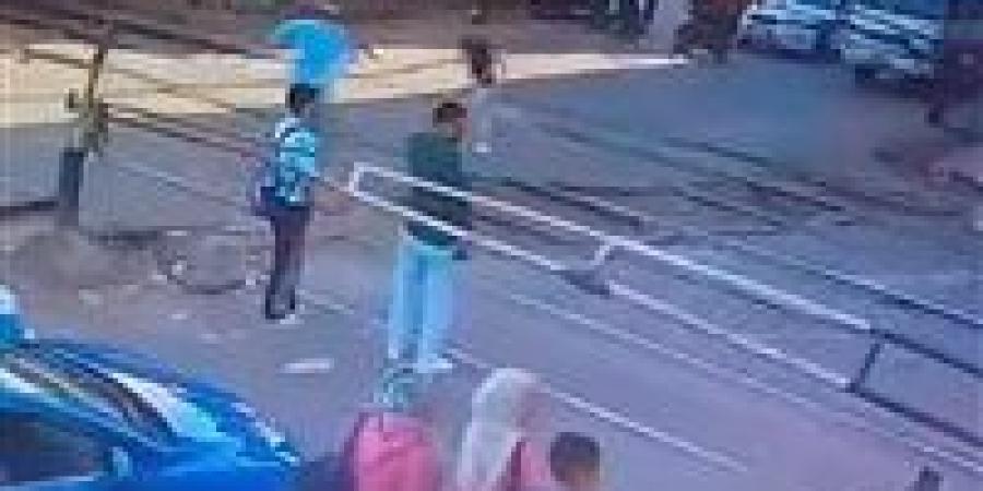 تكريم غفير مزلقان بني سويف لإنقاذه شابًا من الموت تحت عجلات القطار بيقظة وشجاعة استثنائية|تفاصيل