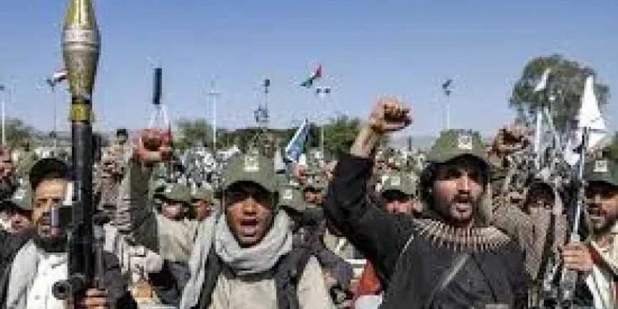 ”انفجار مروع في طريق صنعاء يُفجّر صمت الحوثي! مسلحان يقتلان أنفسهما بقنبلة كانت بحوزتهما!”