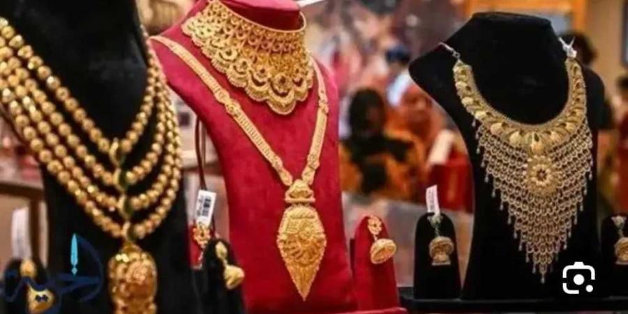 سوق الذهب الإماراتي يتسم بالهدوء مع استقرار الأسعار منتصف اليوم