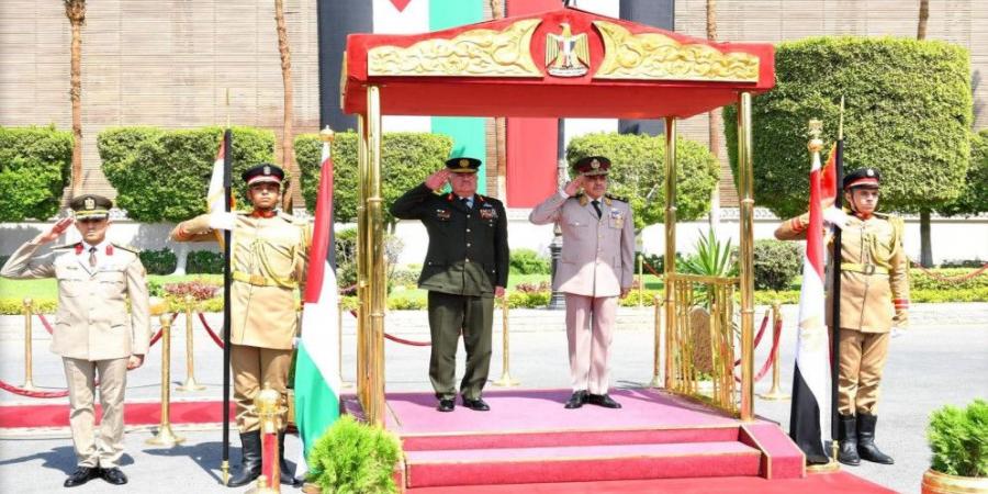 الأردن ومصر يناقشان رفع مستوى التنسيق في المجالات العسكرية