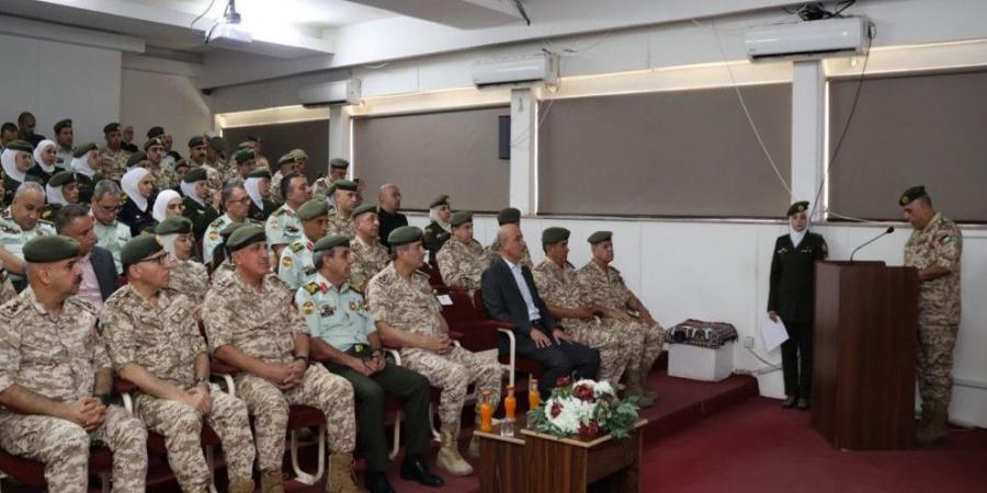 المدير العام للخدمات الطبية يفتتح عيادة "الطنين"