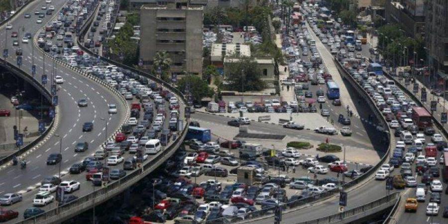 قبل ما تتحرك من بيتك.. كثافات متحركة على أغلب طرق ومحاور القاهرة والجيزة