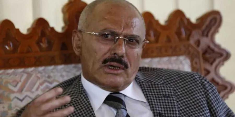 ”الراقص على رؤوس الثعابين” كشف حساب: هل كان علي عبد الله صالح منقذ اليمن أم مهندس انهياره؟