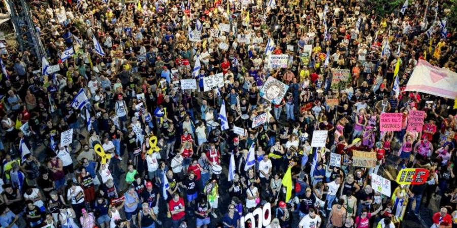 غانتس يدعو نتنياهو لتشكيل حكومة وحدة في إسرائيل سعيا لإطلاق المحتجزين
