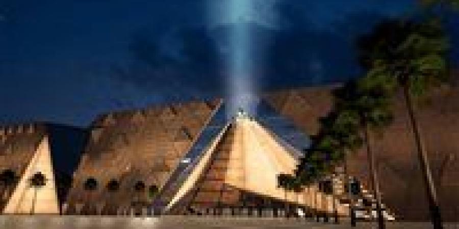 خبير أثري يتوقع تجاوز عدد زوار مصر 20 مليون زائر سنوياً