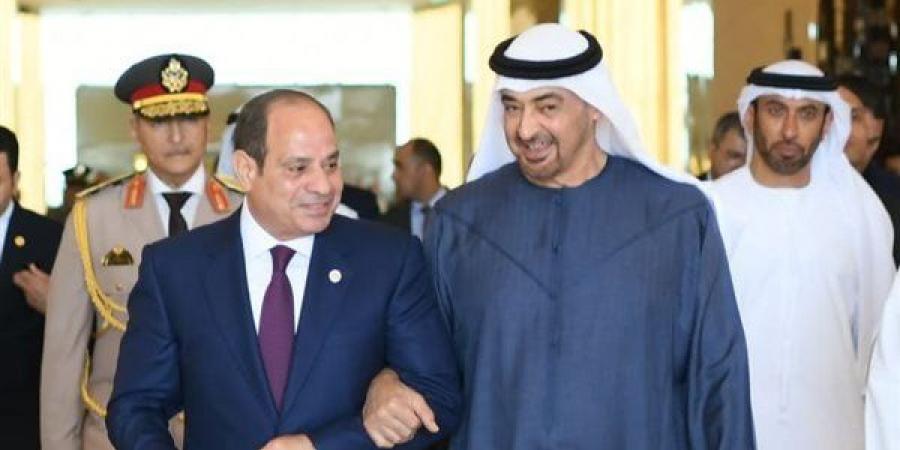 الرئيس السيسي يستقبل الشيخ محمد بن زايد بمطار العلمين