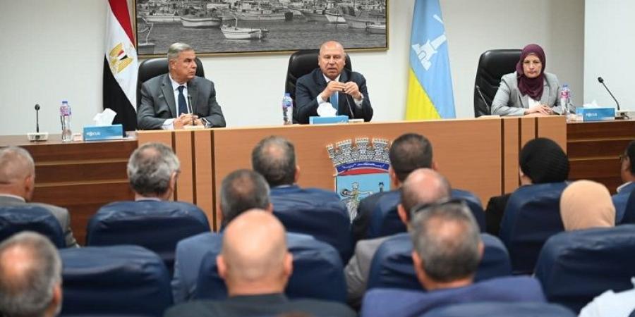 كامل الوزير: تخصيص 1658 قطعة أرض صناعية بإجمالي 4.6 مليون متر مربع